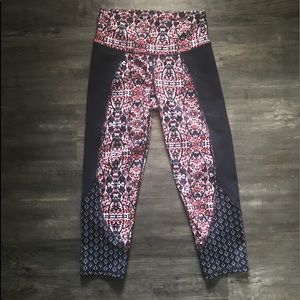 Athleta Salutation Capri Leggings Navy Floral